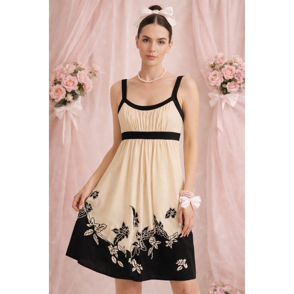 BCBGMaxAzria Coquette Dress 4 Cream Silk Milkmaid Graduation Spring Wedding